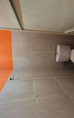 Casa à venda com 400m², 4 quartos e 5 vagas Casa à venda com 400m², 4 quartos e 5 vagasBanheiro 2