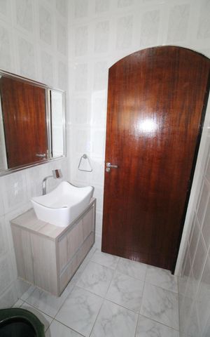 Casa para alugar com 300m², 3 quartos e 3 vagasBanheiro 1