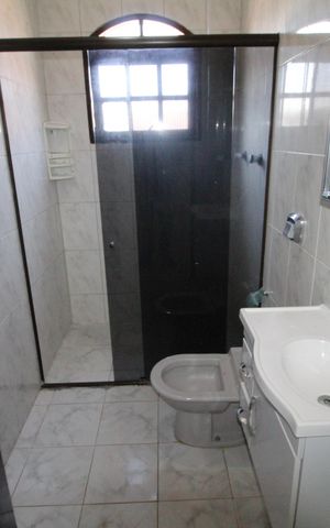 Casa para alugar com 300m², 3 quartos e 3 vagasBanheiro 2