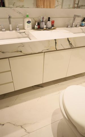 Apartamento à venda com 212m², 3 quartos e 4 vagasBanheiro da Suíte 1