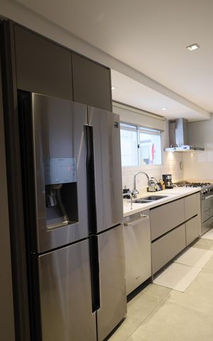 Apartamento à venda com 212m², 3 quartos e 4 vagasCozinha e Área de Serviço