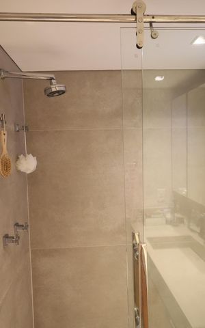 Apartamento à venda com 212m², 3 quartos e 4 vagasBanheiro da Suíte 2