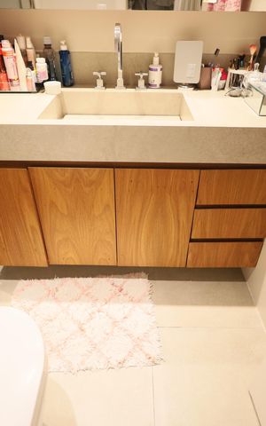Apartamento à venda com 212m², 3 quartos e 4 vagasBanheiro da Suíte 2