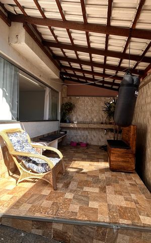 Casa à venda com 149m², 3 quartos e 2 vagas
