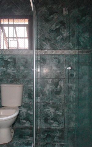 Casa para alugar com 160m², 3 quartos e 3 vagasBanheiro