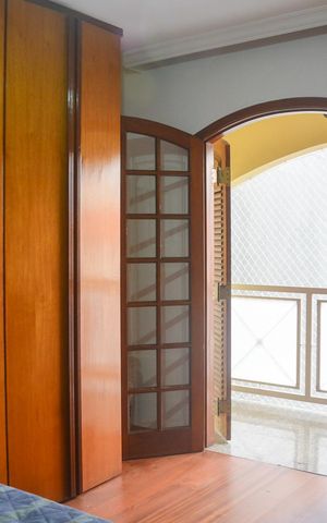Casa à venda com 270m², 2 quartos e 4 vagasQuarto 1 suíte