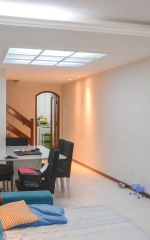 Casa à venda com 270m², 2 quartos e 4 vagasSala