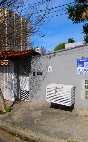 Casa de condomínio para alugar com 72m², 2 quartos e 1 vagaFachada