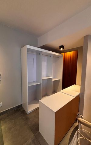 Apartamento à venda com 61m², 1 quarto e 1 vaga Apartamento à venda com 61m², 1 quarto e 1 vagaCloset