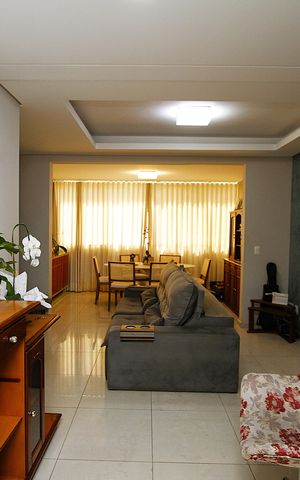 Apartamento à venda com 185m², 4 quartos e 2 vagasSala