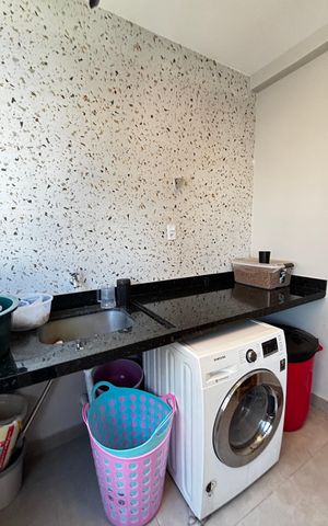 Apartamento à venda com 250m², 3 quartos e 1 vaga Apartamento à venda com 250m², 3 quartos e 1 vagaÁrea de Serviço