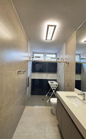 Apartamento à venda com 250m², 3 quartos e 1 vaga Apartamento à venda com 250m², 3 quartos e 1 vagaBanheiro