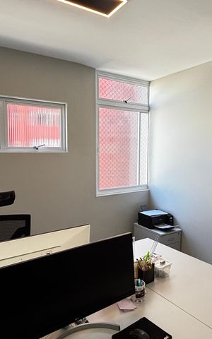 Apartamento à venda com 250m², 3 quartos e 1 vaga Apartamento à venda com 250m², 3 quartos e 1 vagaEscritório