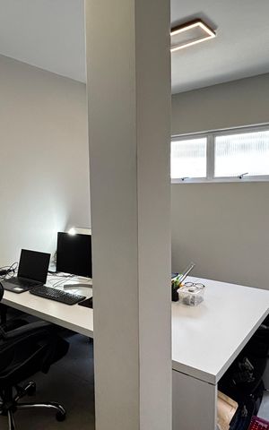 Apartamento à venda com 250m², 3 quartos e 1 vaga Apartamento à venda com 250m², 3 quartos e 1 vagaEscritório