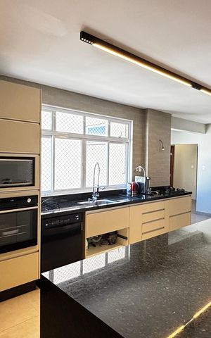 Apartamento à venda com 250m², 3 quartos e 1 vaga Apartamento à venda com 250m², 3 quartos e 1 vagaCozinha