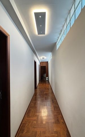 Apartamento à venda com 250m², 3 quartos e 1 vaga Apartamento à venda com 250m², 3 quartos e 1 vagaCorredor