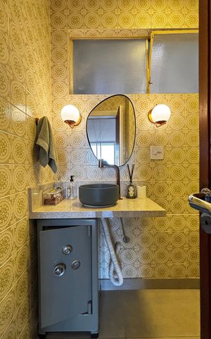 Apartamento à venda com 250m², 3 quartos e 1 vaga Apartamento à venda com 250m², 3 quartos e 1 vagaLavabo