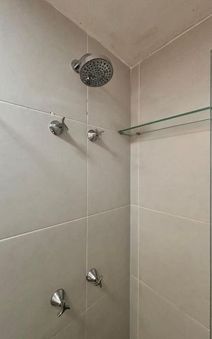 Studio à venda com 33m², 1 quarto e 1 vaga Studio à venda com 33m², 1 quarto e 1 vagaBanheiro