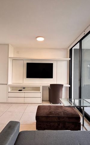 Studio à venda com 33m², 1 quarto e 1 vaga Studio à venda com 33m², 1 quarto e 1 vagaStudio