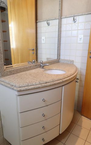 Apartamento para alugar com 359m², 4 quartos e 2 vagasBanheiro do Quarto 2