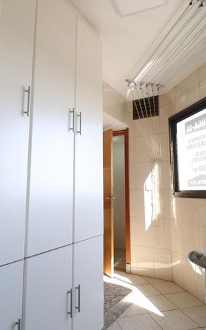 Apartamento para alugar com 359m², 4 quartos e 2 vagasÁrea de Serviço