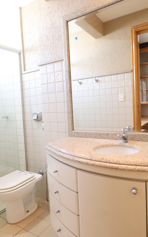 Apartamento para alugar com 359m², 4 quartos e 2 vagasBanheiro do Quarto 2