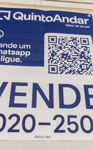 Casa à venda com 375m², 3 quartos e 5 vagas Casa à venda com 375m², 3 quartos e 5 vagasPlaca