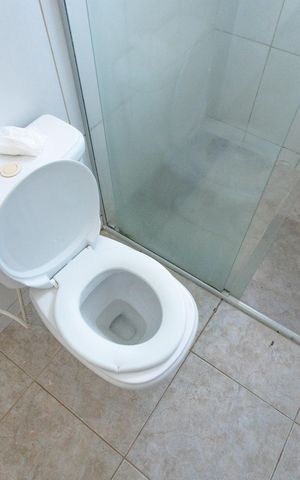 Casa para alugar com 63m², 3 quartos e 2 vagas Casa para alugar com 63m², 3 quartos e 2 vagasBanheiro