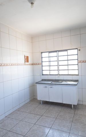 Casa para alugar com 63m², 3 quartos e 2 vagas Casa para alugar com 63m², 3 quartos e 2 vagasCozinha