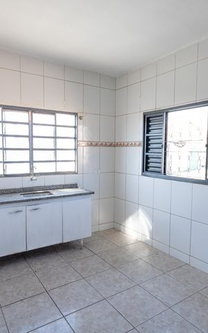 Casa para alugar com 63m², 3 quartos e 2 vagas Casa para alugar com 63m², 3 quartos e 2 vagasCozinha
