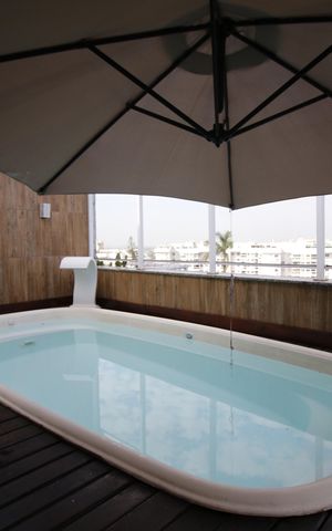 Apartamento à venda com 136m², 3 quartos e 2 vagasPiscina da cobertura 