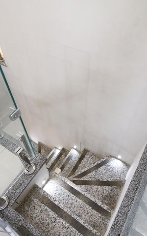 Apartamento à venda com 136m², 3 quartos e 2 vagasEscada