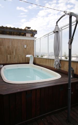 Apartamento à venda com 136m², 3 quartos e 2 vagasPiscina da cobertura 