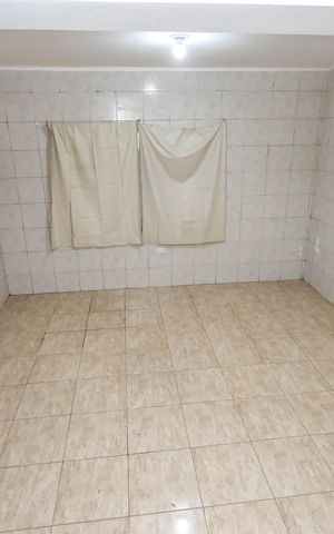 Casa para alugar com 120m², 2 quartos e 2 vagasSala