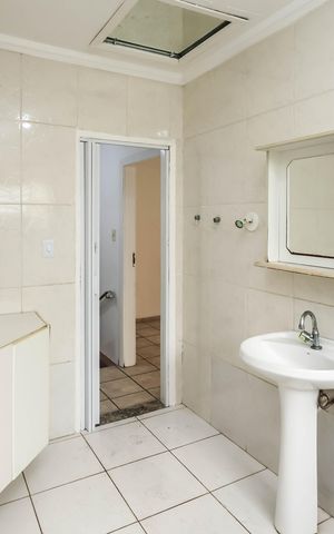 Casa para alugar com 120m², 2 quartos e 2 vagasBanheiro
