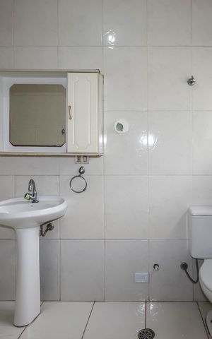 Casa para alugar com 120m², 2 quartos e 2 vagasBanheiro