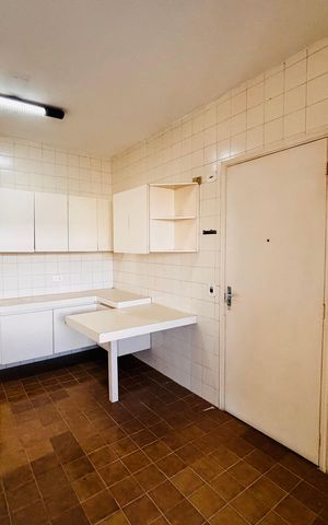 Apartamento à venda com 110m², 3 quartos e 2 vagas Apartamento à venda com 110m², 3 quartos e 2 vagasCozinha