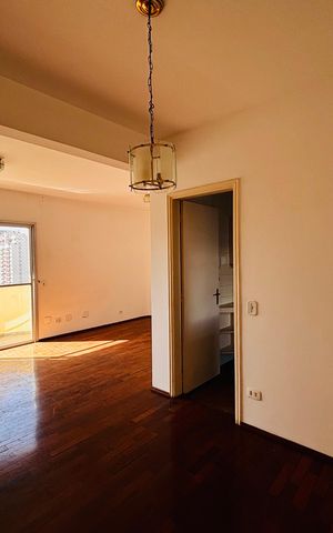 Apartamento à venda com 110m², 3 quartos e 2 vagas Apartamento à venda com 110m², 3 quartos e 2 vagasSala