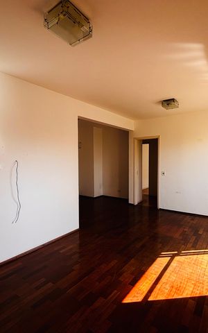Apartamento à venda com 110m², 3 quartos e 2 vagas Apartamento à venda com 110m², 3 quartos e 2 vagasSala