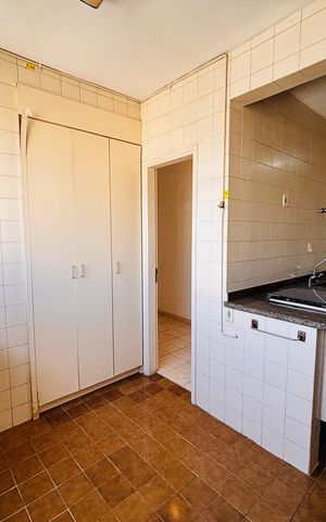 Apartamento à venda com 110m², 3 quartos e 2 vagas Apartamento à venda com 110m², 3 quartos e 2 vagasLavanderia