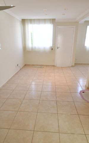 Casa de condomínio para alugar com 124m², 3 quartos e sem vagaSala