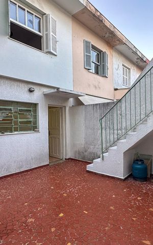 Casa à venda com 180m², 3 quartos e 2 vagas Casa à venda com 180m², 3 quartos e 2 vagasQuintal
