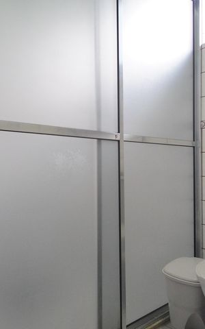Casa de condomínio para alugar com 117m², 3 quartos e 2 vagasBanheiro da Suíte