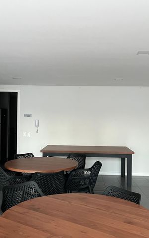 Apartamento para alugar com 74m², 2 quartos e 2 vagas Apartamento para alugar com 74m², 2 quartos e 2 vagasÁrea comum - Salão de festas