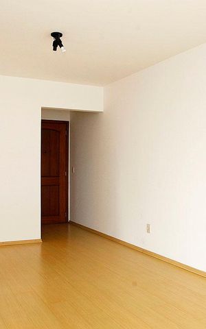 Apartamento à venda com 74m², 2 quartos e 1 vagaSala