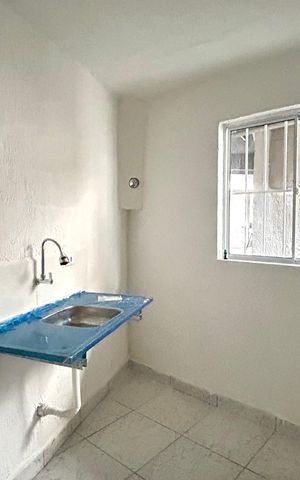 Casa para alugar com 24m², 1 quarto e sem vaga Casa para alugar com 24m², 1 quarto e sem vagaSala/Cozinha