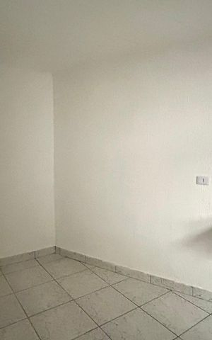 Casa para alugar com 24m², 1 quarto e sem vaga Casa para alugar com 24m², 1 quarto e sem vagaSala/Cozinha