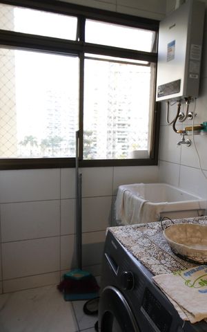 Apartamento à venda com 72m², 3 quartos e 1 vagaÁrea de Serviço
