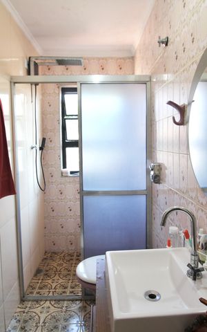 Casa à venda com 300m², 4 quartos e 10 vagas Casa à venda com 300m², 4 quartos e 10 vagasBanheiro 2