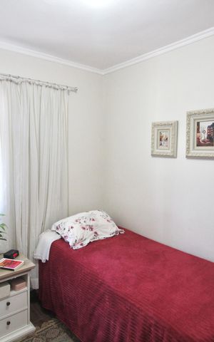 Casa à venda com 300m², 4 quartos e 10 vagas Casa à venda com 300m², 4 quartos e 10 vagasQuarto 4